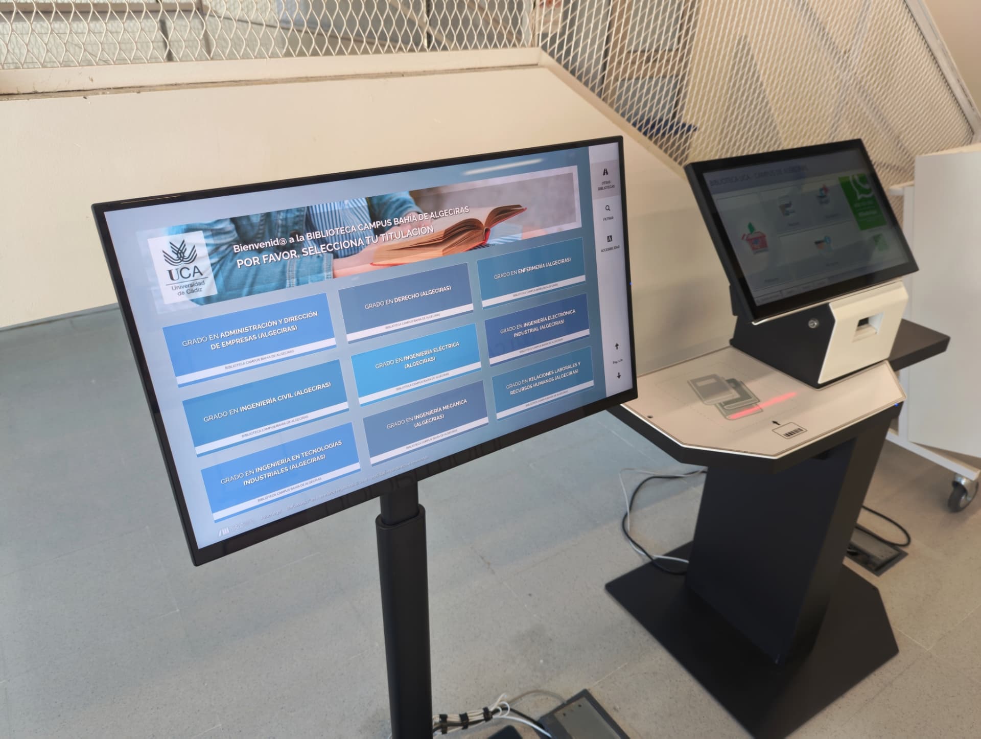 Kiosk mode - Algeciras Bay Campus Library at the University of Cadiz